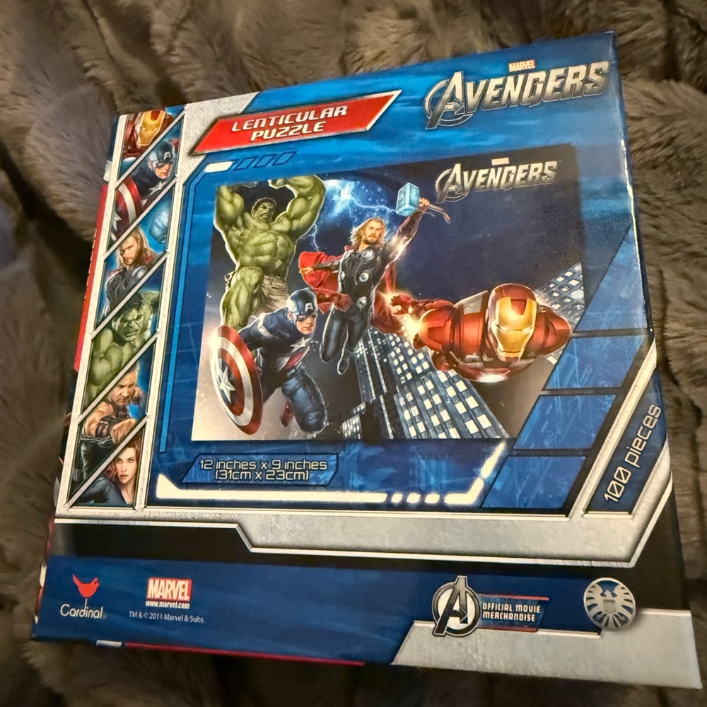 Marvel Avengers Lenticular 100 Piece Puzzle With Bonus Sticker